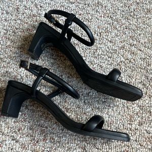 Dream Pairs square toe strap black heels size 8